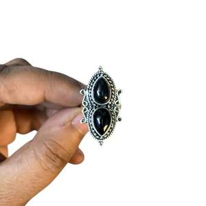 แหวนเงินแท้สำหรับผู้หญิงทำมือสไตล์คลาสสิกฝาพลอยนิลสีดำธรรมชาติสำหรับงานเลี้ยงแต่งงานขายส่ง925 - Product Image 1