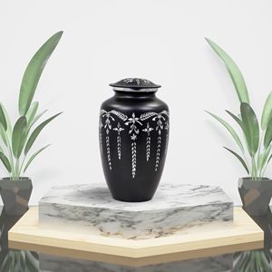 Urna de cremación grabada con diamantes de plata para cenizas de adultos, urna conmemorativa hecha a mano para un tributo personalizado - Product Image 1