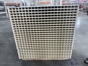 WPC ประตูใบคุณภาพสูงที่ทันสมัยรูปแบบใหม่840*2250*40 5M6ประเภท dewoo บรรจุภัณฑ์ที่กำหนดเองกันน้ำผู้ผลิตเวียดนาม - Product Image 3