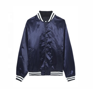 OEM personalizado de los hombres de la calle de estilo satinado Varsity chaquetas de béisbol ligero Acabado brillante con cierre a presión acanalado puños soporte - Product Image 5