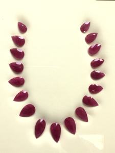 Diseño de piedra de corte facetado de pera de Mozambique rubí de 172,43 quilates calentado para la fabricación de joyas finas piedras preciosas naturales - Product Image 2