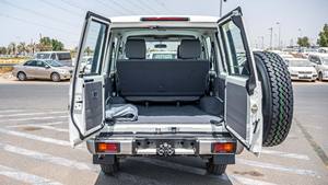 Toyota Land Cruiser lc76 4.5L D 2022 d'occasion propre - Product Image 6