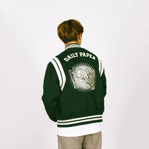 Chaqueta universitaria de chenilla de lana Vintage para hombre, bordado con logotipo personalizado, fabricante directo de calle, manga larga para temporada de invierno - Product Image 2