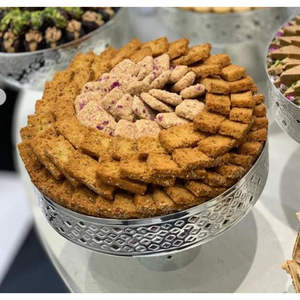 Bol rond en métal doré fait à la main, plat de service moderne et luxueux, écologique, pour les fêtes - Product Image 5