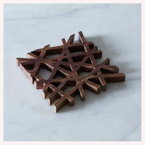 Alumno. Salvamanteles de metal de diseño ecológico con tapa de caja de almacenamiento Una cocina sofisticada esencial con atractivo atemporal - Product Image 3