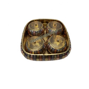 Boîte à bonbons de luxe en métal vintage bol en acrylique bol à noix divisé organisateur de stockage des aliments avec couvercle en verre - Product Image 1