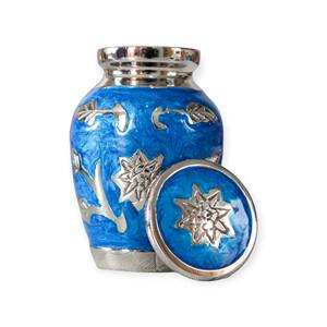 Urna Conmemorativa con Acabado Azul Perla, Motivos de Estrellas en Relieve y Tapa Decorativa a Juego - Product Image 1