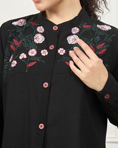 Nouvelle Robe Abaya Turque Modeste 2026, Vêtement Islamique Ouvert sur le Devant, Longue Robe pour Femmes Musulmanes en Polyester à Col en V Floral - Product Image 4