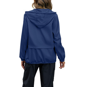 Combinaisons de pluie légères et respirantes en gros pour femmes en plein air col à capuche imperméable couleur unie combinaison de pluie pour femmes - Product Image 2