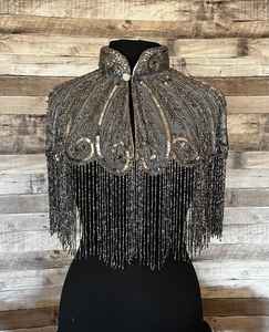 Robe de soirée élégante antistatique avec de belles perles brodées et des franges, style cape à paillettes pour femmes - Product Image 5