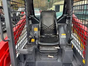 Cargadora Compacta Usada Takeuchi TL8 2017, Minicargadora con Bomba Hidráulica MOOG, Capacidad de Carga Nominal de 9 Toneladas, en Venta - Product Image 2