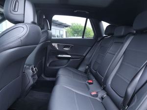 SUV G L C 300 4MATIC 2023 USADO EN EXCELENTES CONDICIONES, TRANSMISIÓN AUTOMÁTICA DE 9 VELOCIDADES, 255HP, EN VENTA - Product Image 2