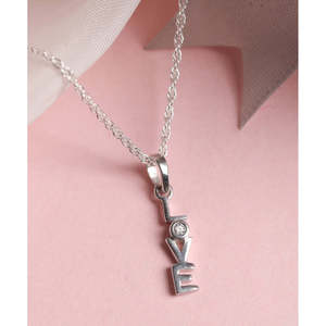 Collar con Colgante de Plata de Ley 925 CLARA, Diseño de Letra con Incrustaciones de Diamantes, Baño de Rodio y Oro Blanco, Ideal para Compromiso - Product Image 2