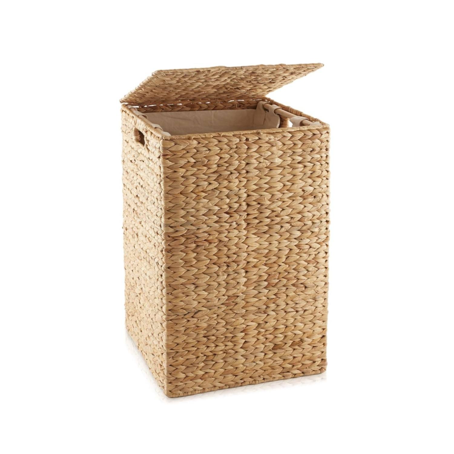 โดยธรรมชาติ