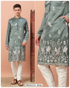 Soie de qualité supérieure avec paillettes brodées Fonctionne confortablement pour les occasions d'été et semi-formelles disponibles à la vente depuis l'Inde - Product Image 3