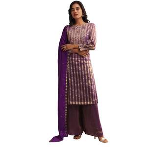 Ensemble palazzo brodé Zardosi en tissu violet vente en gros de vêtements ethniques pour femmes fournisseur d'usine de vêtements OEM tenue de mariage personnalisée - Product Image 3