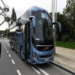 Autocar d'occasion, nouveau modèle, diesel, transmission automatique, norme d'émission Euro 3, à vendre - Product Image 2