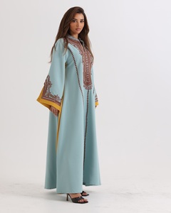 Vente en gros Abaya en satin de luxe personnalisée pour femmes petite vêtements islamiques manches à volants Dubaï inspiré de la mode modeste en soie turque - Product Image 2