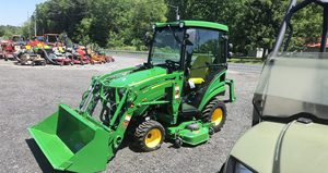 Tractor de ruedas John Deere 1025R automático 4WD usado, larga vida útil, con cortacésped frontal y cargador 120R, eje central para la industria agrícola - Product Image 3