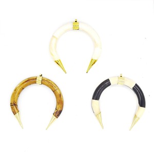 Pendentif en os naturel |   Bijoux faits à la main en os de buffle et d'os de bœuf - Product Image 4