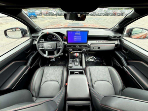 Toyota Tacoma Hybrid TRD Pro HV Double Cab 4WD 2024 avec jantes en alliage, sièges en cuir, système de navigation, démarrage à distance - Product Image 5