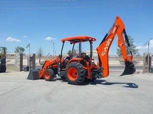 Tractor agrícola Kubota M7060 usado de 70hp con cargador frontal y accesorios en venta - Product Image 2