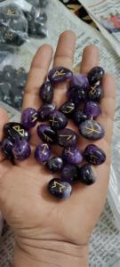 25 pièces pierre naturelle cristal améthyste gravé sculpté Reiki Rune Set Tumble Agate Gemstone avec mascotte Style cristal Rune Set - Product Image 4