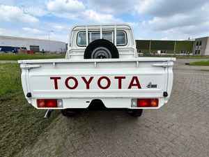 Toyota Land Cruiser Double Cabine Durable, Propre et en Excellent État, Sans Accident, Meilleur Prix, Prix Abordable, Commande en Gros Disponible - Product Image 2