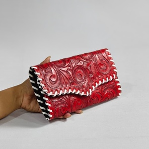 Carteras de mano con cremallera de cuero genuino con diseño floral de alta calidad y lujo, hechas a mano, para mujeres y niñas. - Product Image 3
