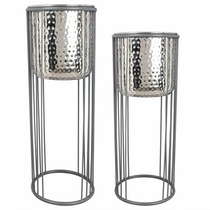 Las macetas de metal de alta calidad elevan su espacio con diseños de moda macetas colgantes para balcón sala de estar - Product Image 1