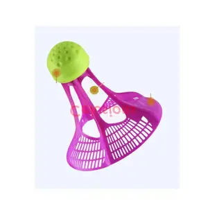 Hot Koop Nylon Materiaal Shuttle Badminton Met Duurzame Low Moq Ondersteuning Groothandel Winddichte Shuttle