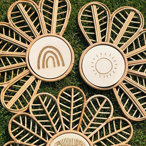 Signe de nom en rotin d'intérieur tenture murale panneaux décoratifs en forme de fleur pour la maison et le bureau - Product Image 3