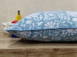 Funda de Cojín de Algodón 100% con Estampado Floral Azul Medianoche, Hecha a Mano, 45x45cm, Antibacteriana, para Uso Doméstico - Product Image 3