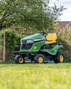 Tractor Cortacésped John Deere X950R de 25hp para Jardín con Recolector de Alta Capacidad en Oferta - Product Image 4