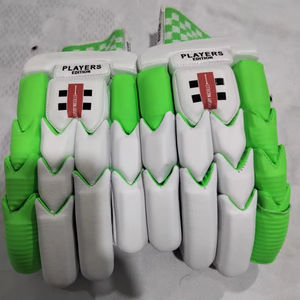 Gants de frappe de cricket personnalisables de haute qualité, gants en cuir de qualité supérieure pour les joueurs, fabriqués à la main au Pakistan - Product Image 1