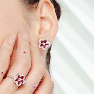 ต่างหู100% ทับทิมและเพชรธรรมชาติทำด้วยมือต่างหูทองคำสีเหลืองเข้ม18K เครื่องประดับดอกไม้อินเทรนด์ไม่เหมือนใครสำหรับผู้หญิง - Product Image 5