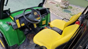 รถอเนกประสงค์ John Deere Gator 4x4 สีเขียวเหลือง รุ่น Cargo UTV ขับเคลื่อน 4 ล้อ เกียร์อัตโนมัติ เครื่องยนต์เบนซิน/ดีเซล - Product Image 5