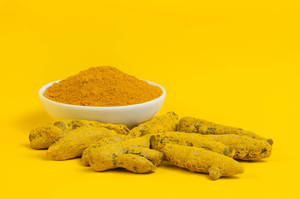 Doigts de curcuma Desi authentiques 100% naturel séché au soleil provenant d'Inde riche sol fertile pour un bien-être pur en gros - Product Image 4