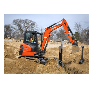 Miniexcavadora Kubota KX033 4 con cabina de lujo y giro de cola estándar de 18.7 pulgadas para espacios urbanos estrechos - Product Image 2