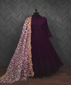 Ropa de fiesta precio al por mayor hermoso diseñador desgaste festivo vestido inferior con dupatta readymade en precio bajo - Product Image 4