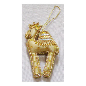 Exportadores de bordado Zari hecho a mano con forma de camello y trabajo con cuentas adorno colgante de árbol de Navidad para artículo de decoración de árbol de Navidad - Product Image 1