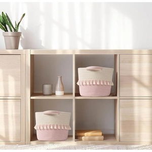 Ensemble de 3 paniers en macramé rose et blanc faits à la main, organisateur de rangement pour la coiffeuse, les soins de la peau et les accessoires, en provenance d'Inde - Product Image 2