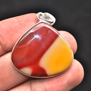 Pendentif Naturel Rouge Mookaite Jaspe Véritable Argent Sterling Fait Main Élégant Pendentif en Pierre Précieuse - Product Image 1