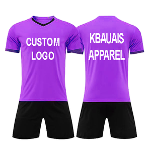 Ensemble de vêtements de football athlétiques personnalisés écologiques, service OEM avec logo et numéros/noms d'équipe personnalisés pour vêtements de sport pour hommes adultes - Product Image 3