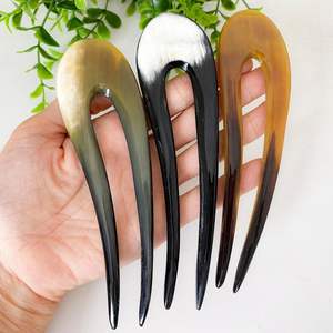 Épingle à cheveux en corne naturelle faite à la main pour femmes - Product Image 3