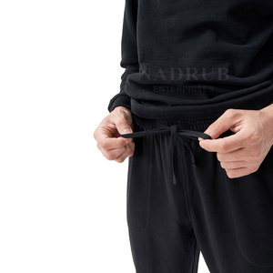 Traje de dormir con tela suave y ajuste holgado para noches relajantes y relajación diaria Traje de dormir con material transpirable - Product Image 5