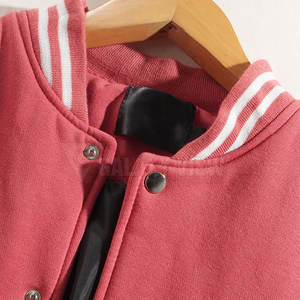 Chaqueta Universitaria Personalizada al por Mayor para Hombre, Chaqueta Universitaria con Cuello Alto para Uso en Exteriores - Product Image 3