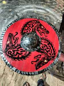 Escudo de madera y metal de color rojo, fabricación profesional redonda medieval, escudo vikingo hecho a medida para un tamaño personalizado - Product Image 6