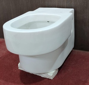สุขภัณฑ์ห้องน้ําแขวนผนังราคาถูกห้องน้ําห้องสุขาขายที่นั่งสีขาวเซรามิกชั้นบรรจุเวลารูปแบบกราฟิก GUA - Product Image 3
