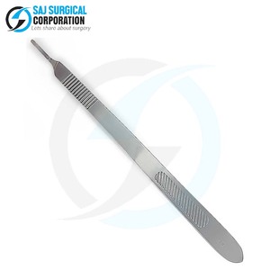 Antirouille en acier de conception argentée inoxydable de poignée de scalpel d'OEM pour les lames jetables réutilisables dans des procédures dentaires médicales - Product Image 4